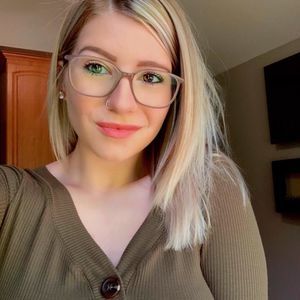 Meet your Posher, Anna